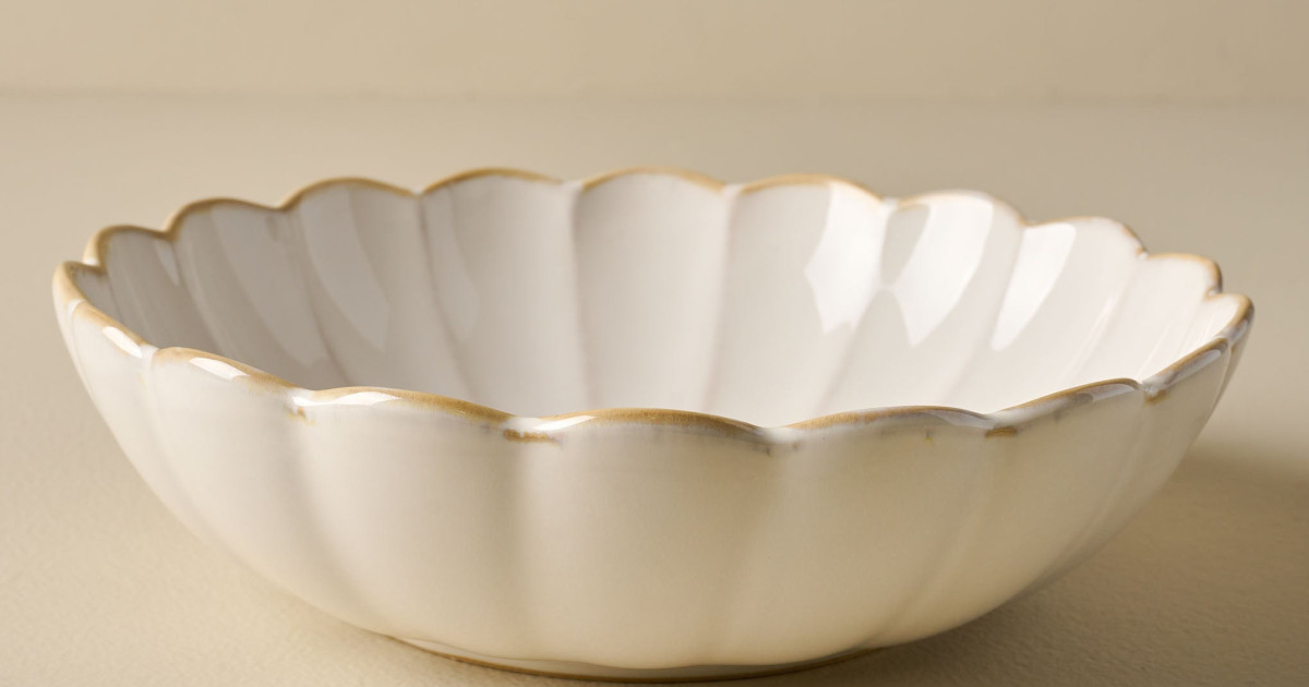 Cream Scalloped Serving Bowl