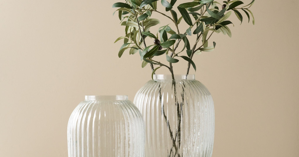 Korenne Ribbed Glass Vase