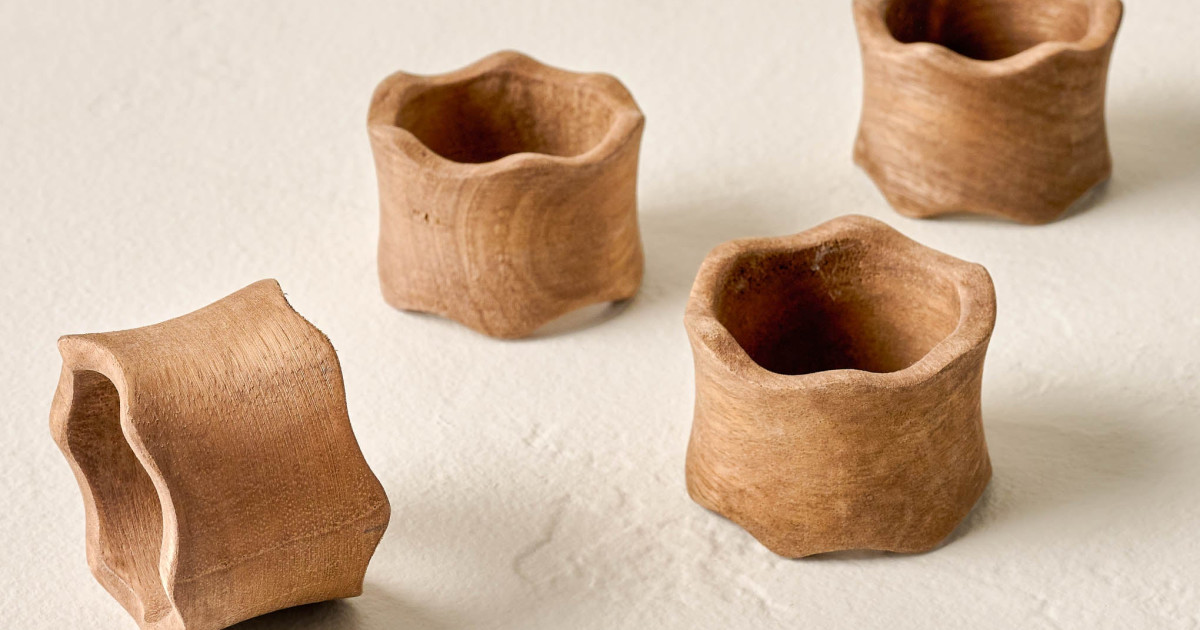 Antiqued Wood Napkin Ring Set of Four