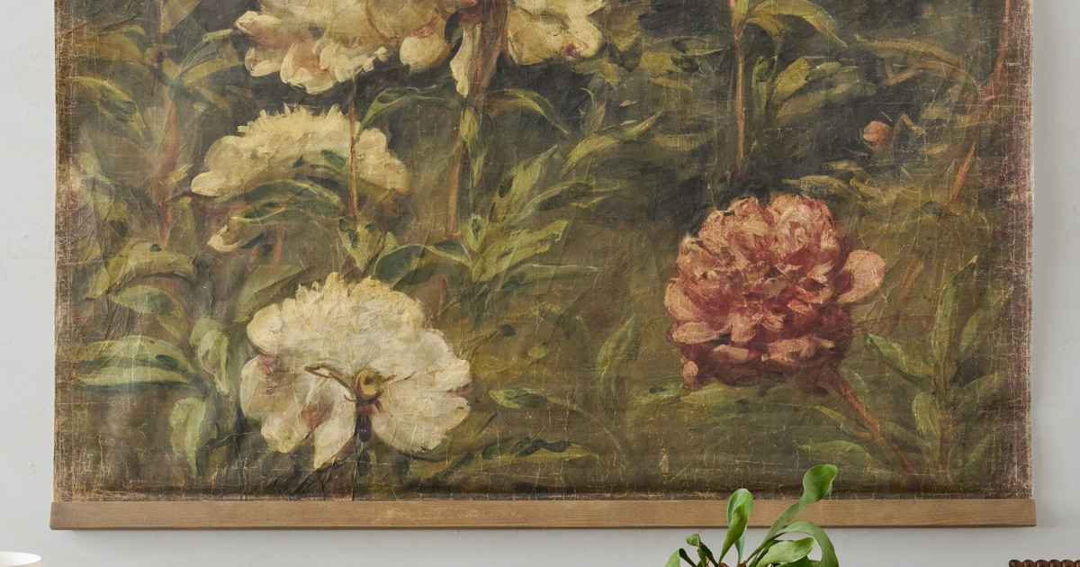 Oversized Botanicals in Bloom Vintage Tapestry