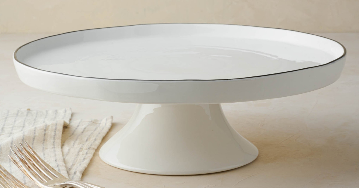 Ceramic cake plate outlet