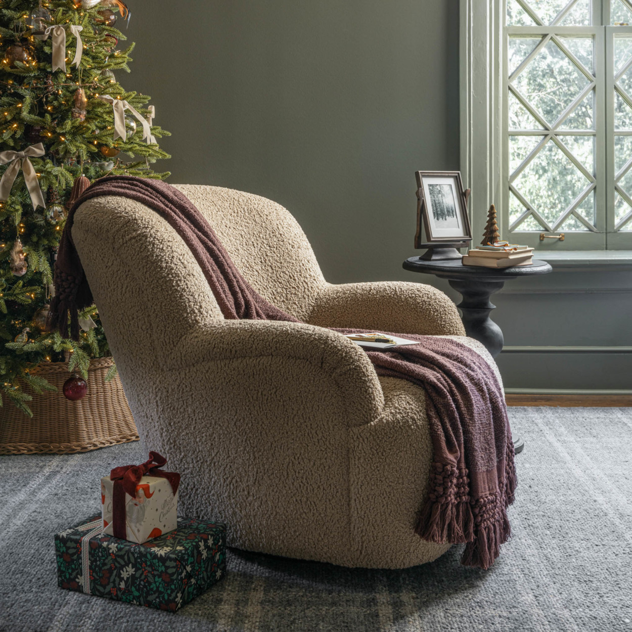 Ruby Swivel Chair