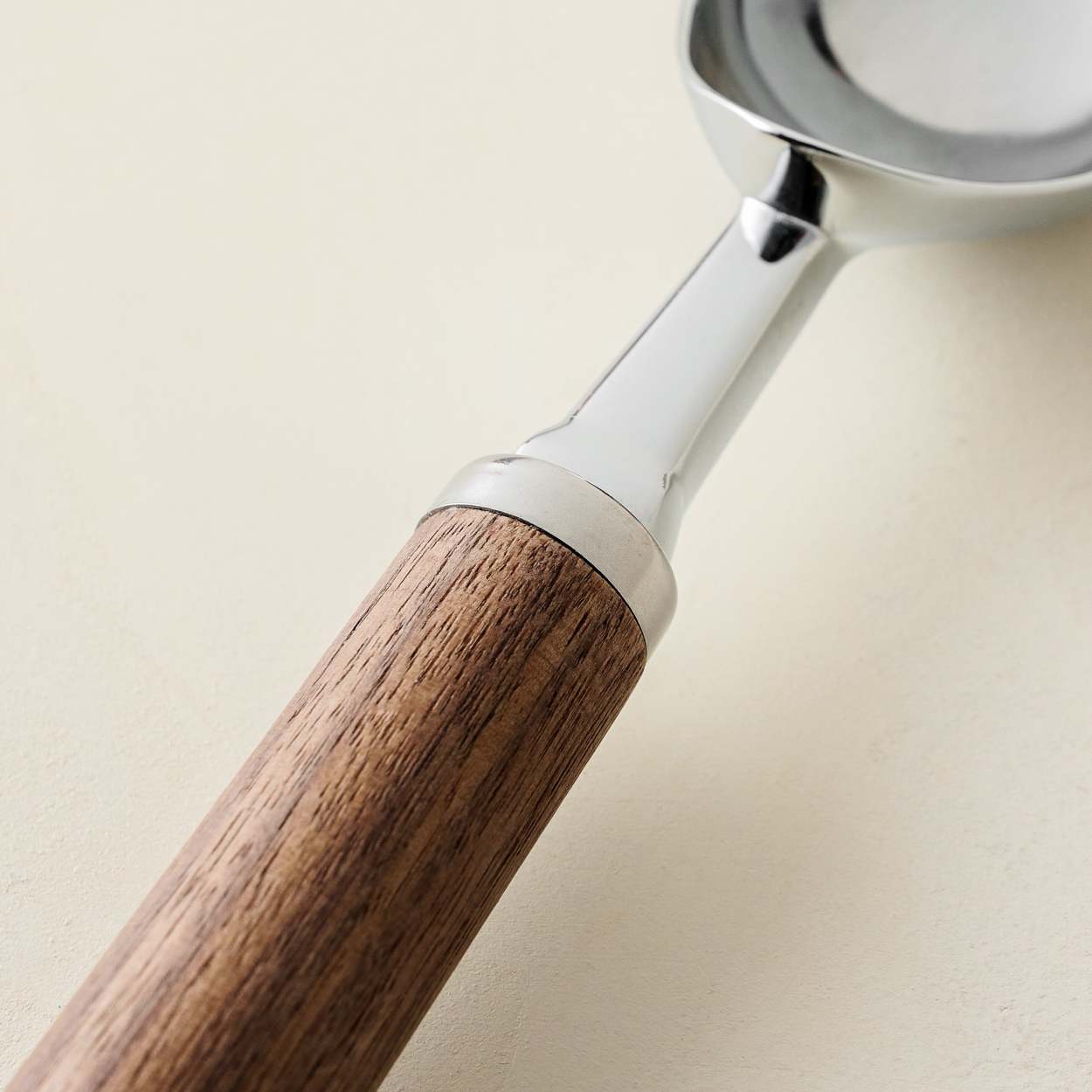 Gristmill Collection Walnut Handle Pizza Cutter - Magnolia