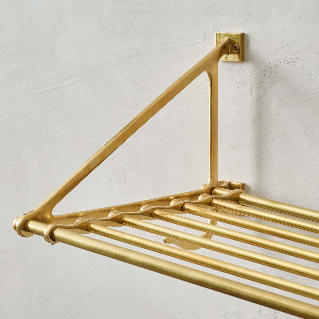 Brass train rack outlet