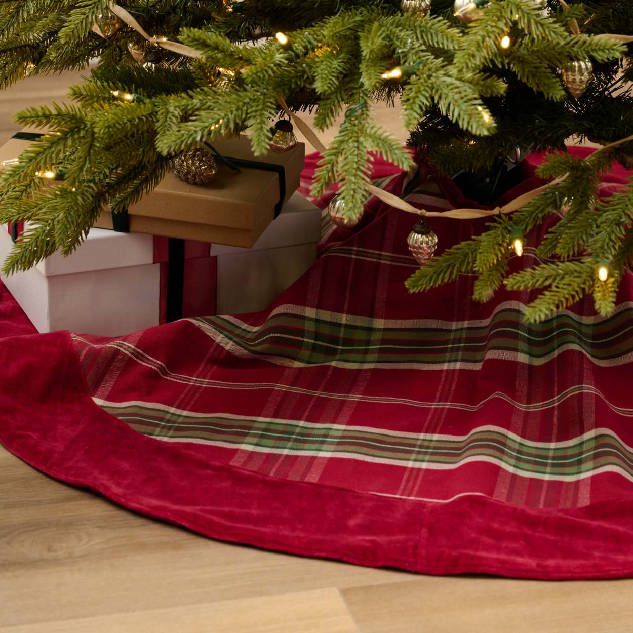 Flannel christmas tree skirt top