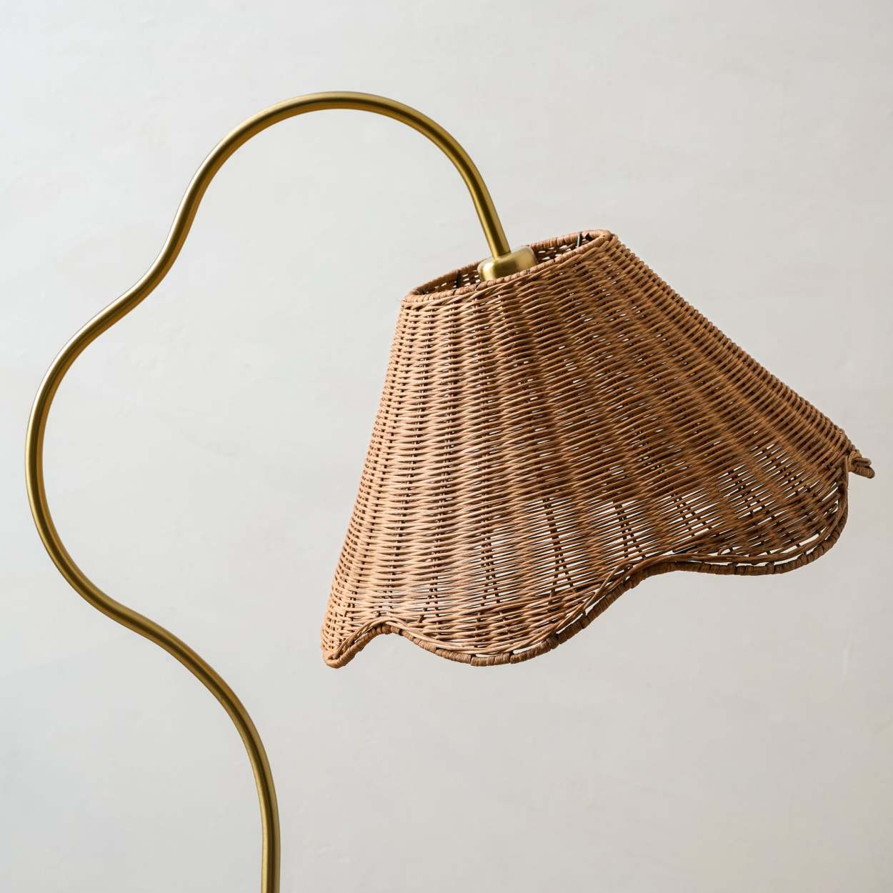 Floor lamp with woven shade 2025