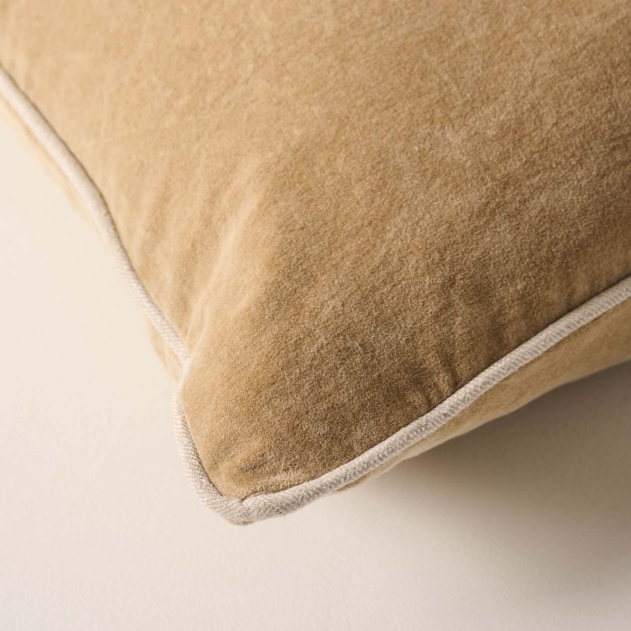 Vintage Heirloom Small Lumbar Pillow - Fresa A