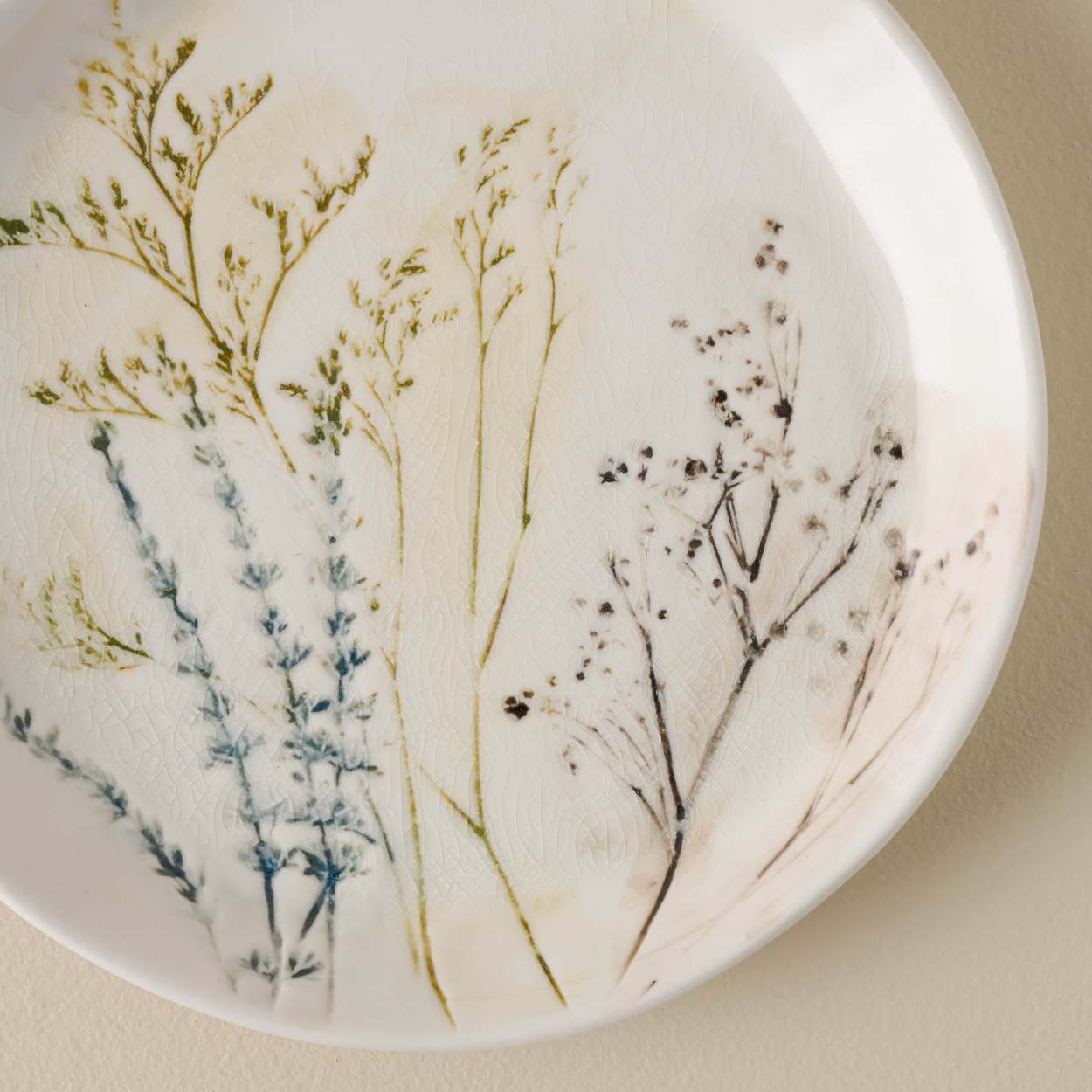 Pressed Floral Plate Magnolia