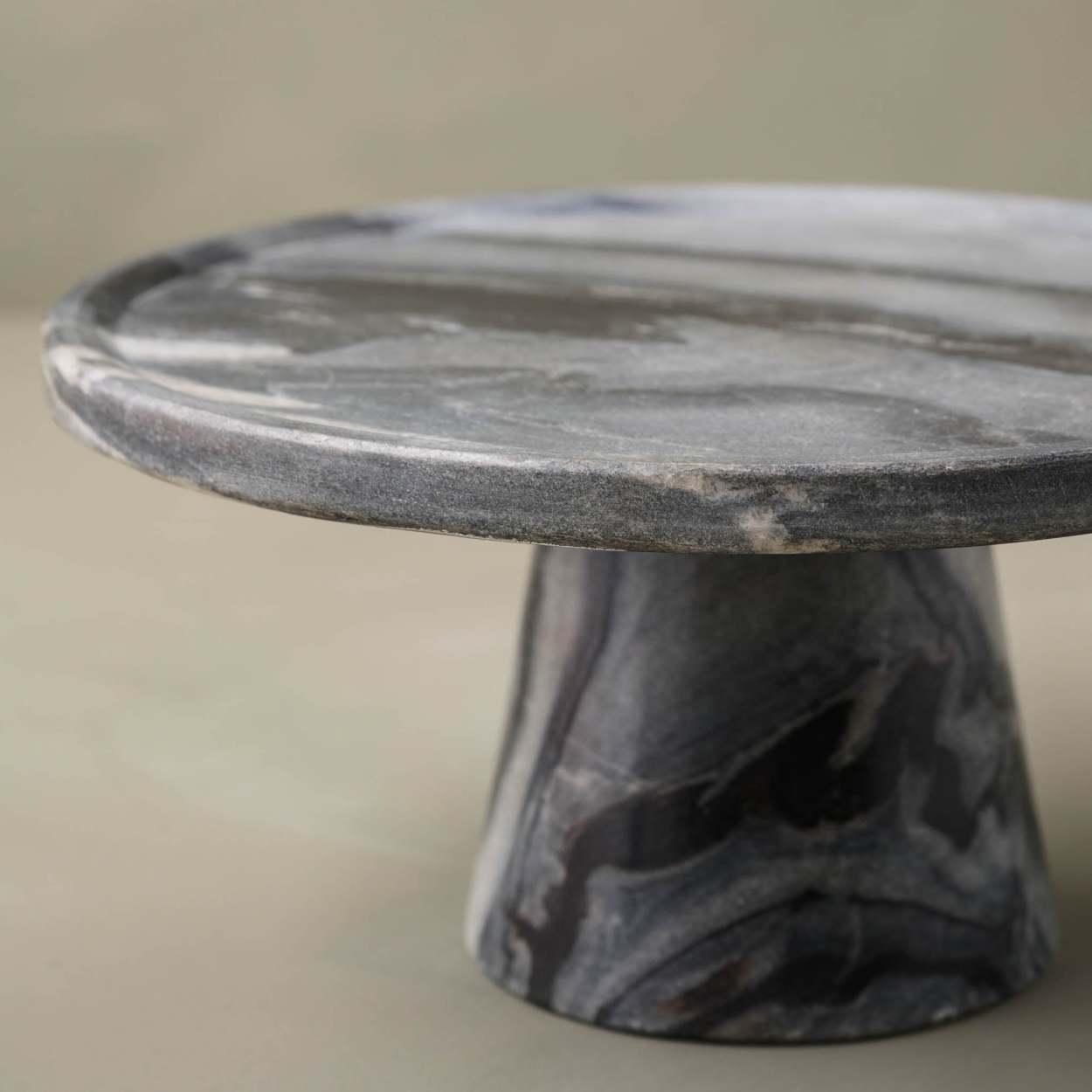 Marble and Copper Cake Stand - Magnolia