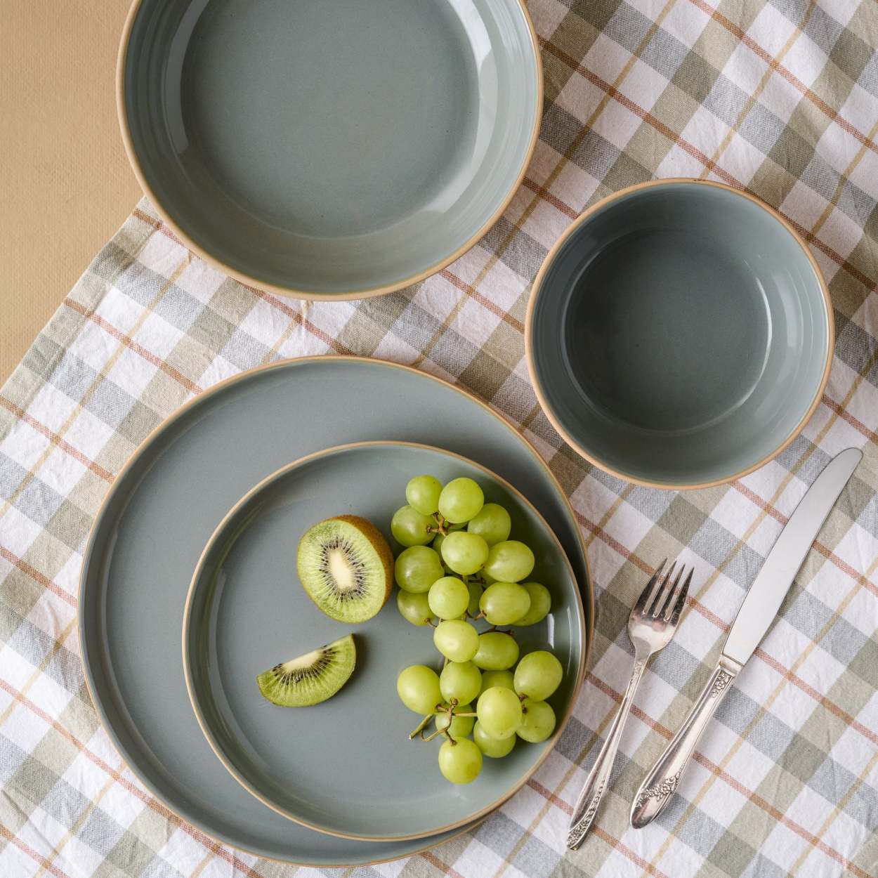 Gray salad plates online