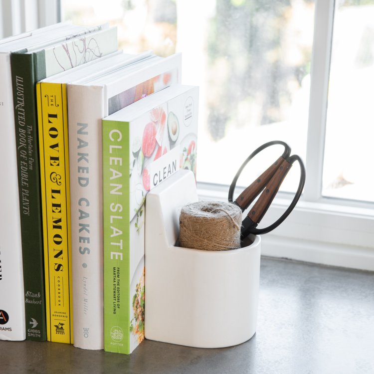 Baylis Ceramic Bookend Set